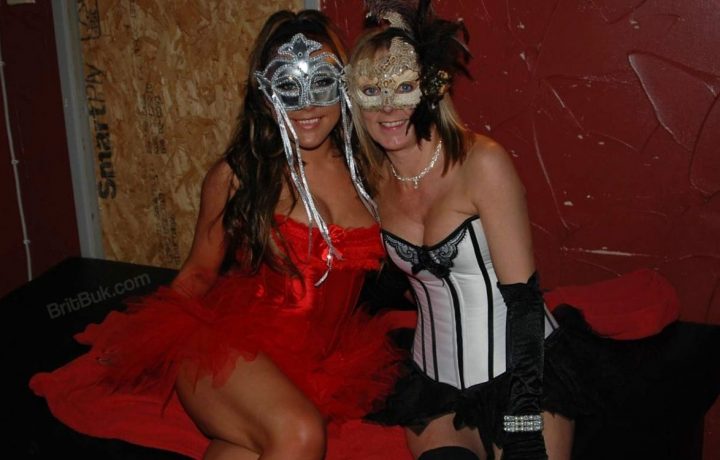 British Group Sex with two Courtesans