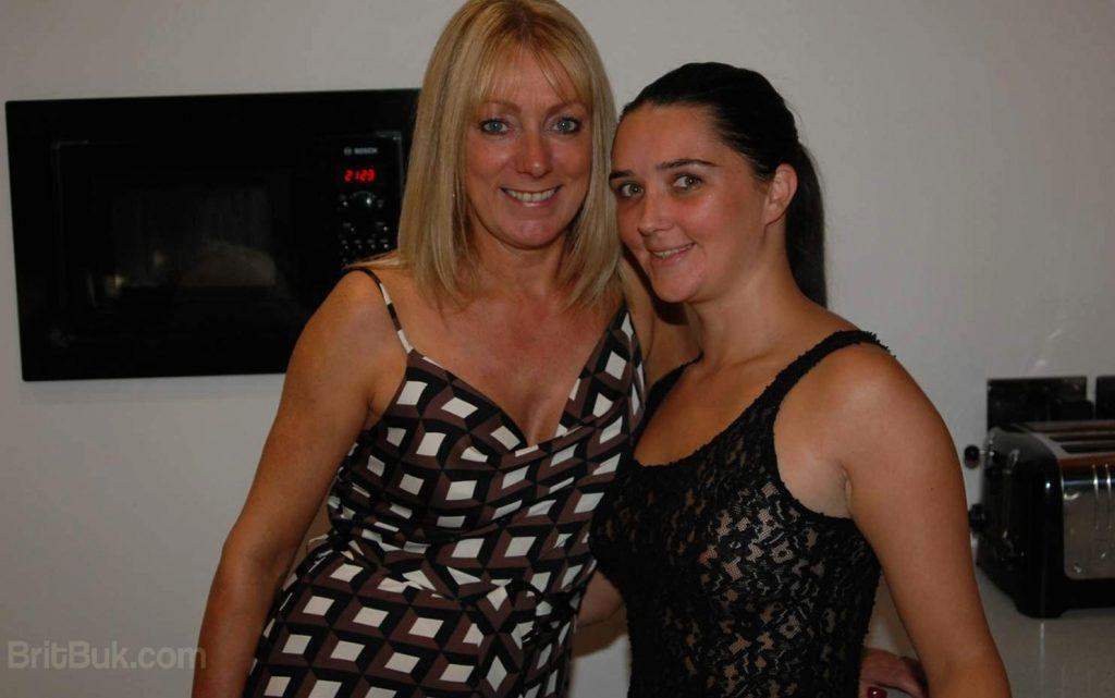 Pixie British Bukakke UK Facials Amateur XXX
